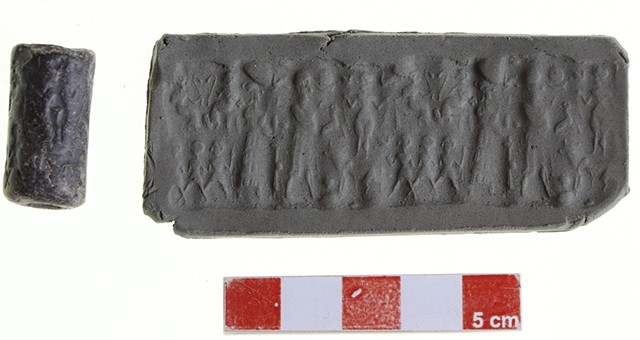 UŞAK'TA 39 ASIRLIK SİLİNDİR MÜHÜR BULUNDU