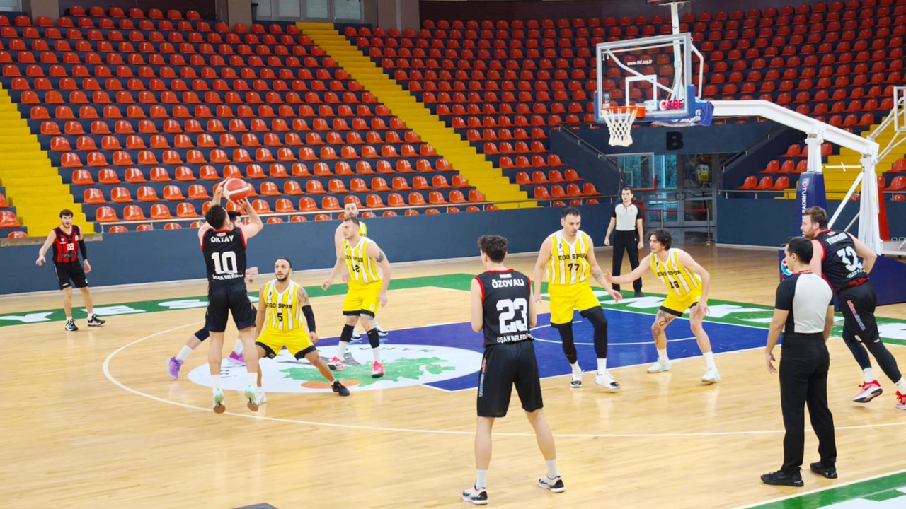 Uşak Basketbol Deplasmandan "Lider" Dönüyor