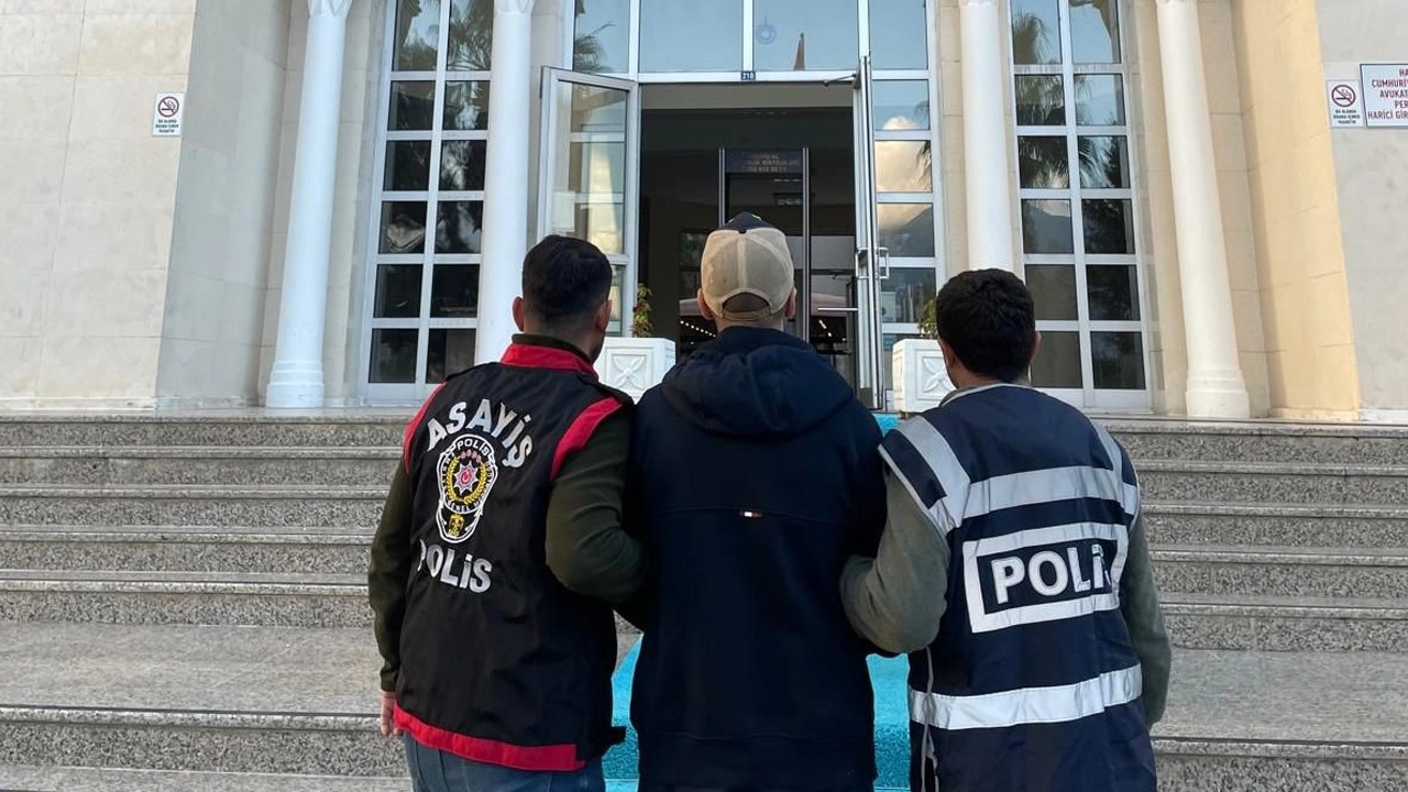 Fethiye'de sigara vermediği iddiasıyla büfe sahibini bıçaklayan şüpheli yakalandı