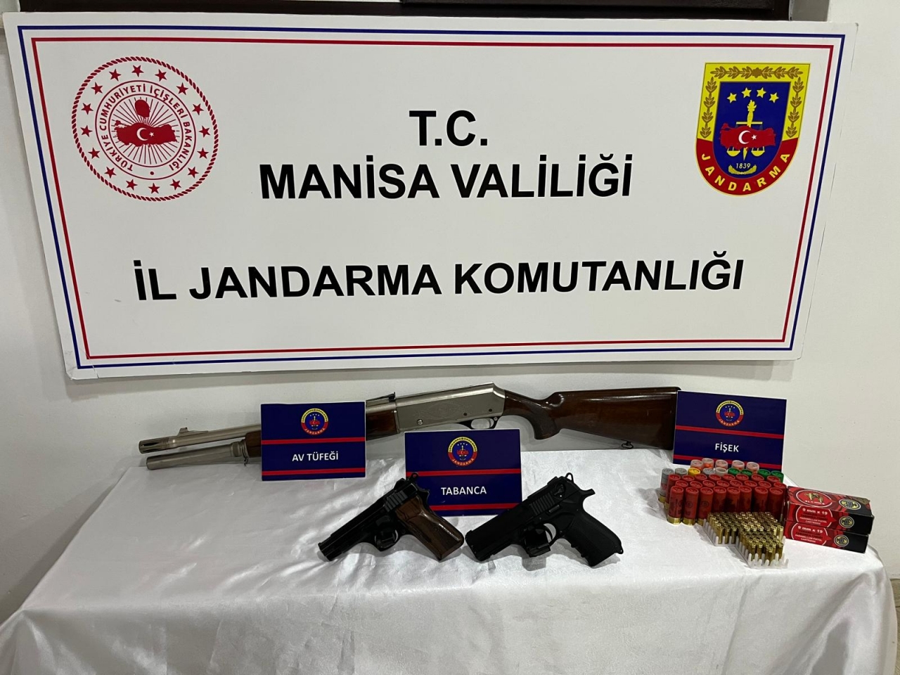 Manisa'da silah kaçakçılığı iddiasıyla 1 kişi yakalandı