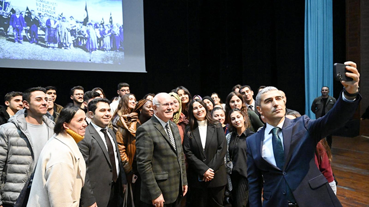 Vali Naci Aktaş, Üniversite Öğrencileriyle Buluştu