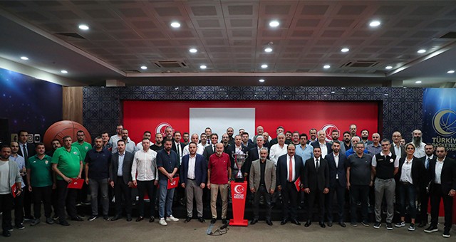 İLKLER ŞEHRİ UŞAK’INDA YER ALDIĞI TB2L'DE 2022-2023 SEZONU KURASI ÇEKİLDİ