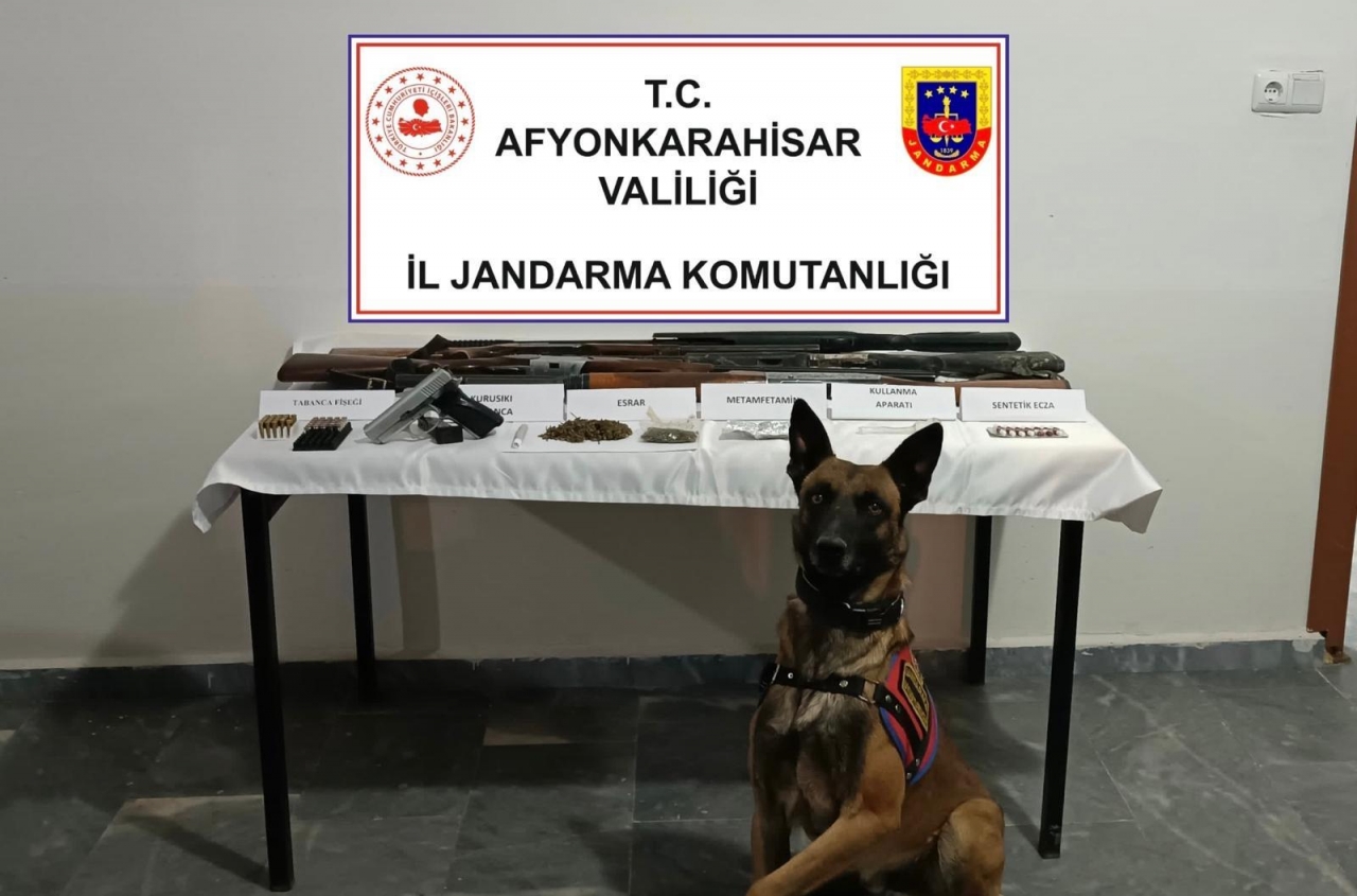 Afyonkarahisar'da uyuşturucu operasyonunda 3 şüpheli yakalandı