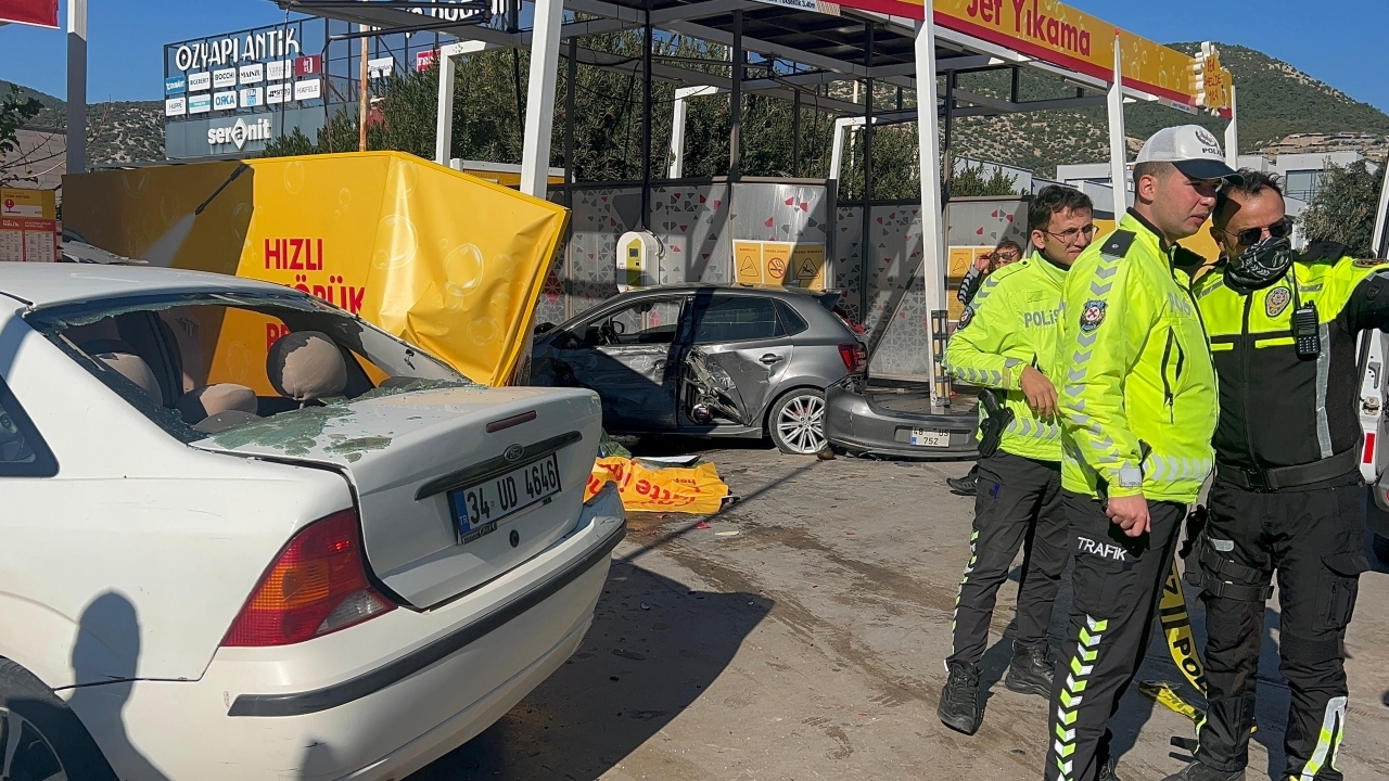 Bodrum'da otomobilin çarptığı yaya öldü, 2 kişi yaralandı