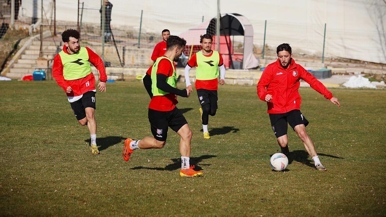 Uşakspor İlk Yarının Son Maçında Tire 2021'i Konuk Ediyor