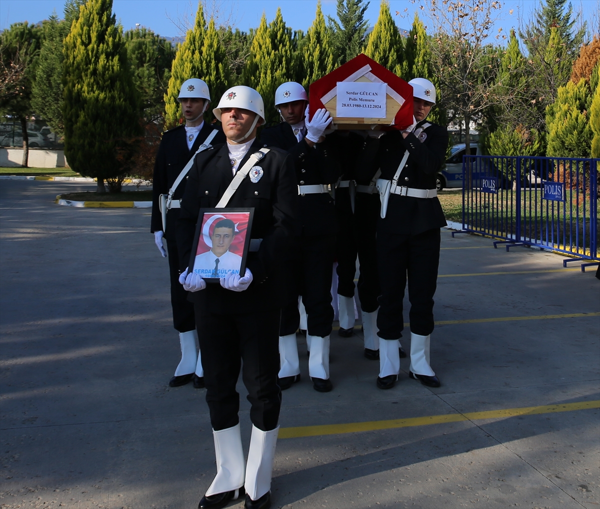 Denizli'de görevi başında rahatsızlanan polis memuru yaşamını yitirdi