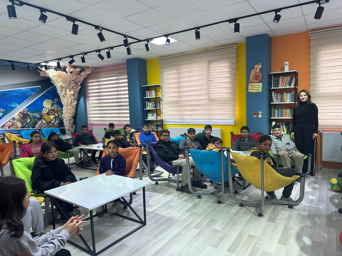 Eşme’de Öğrenciler Hem Eğleniyor Hem Öğreniyor