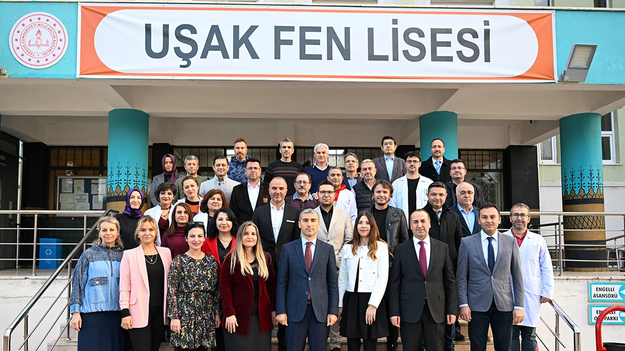 Vali Aktaş, Uşak Fen Lisesini Ziyaret Etti