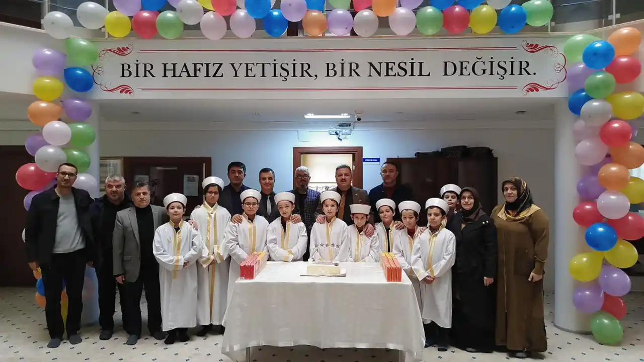 Hafızlık Yolculuğu Başladı: Fatih Kur’an Kursu’nda Özel Tören Düzenlendi