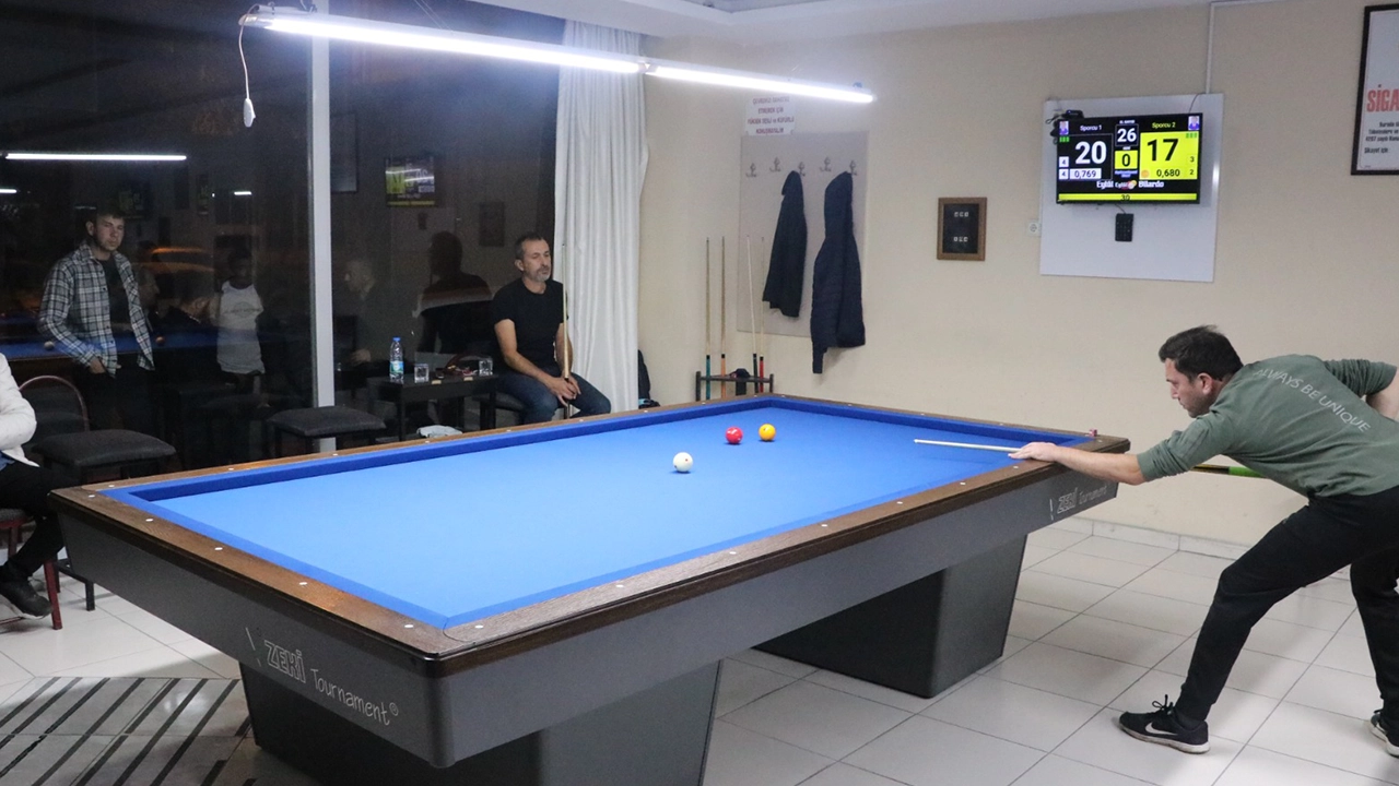 Türkiye Artistik Bilardo Şampiyonası'nın final etabı İzmir'de başladı