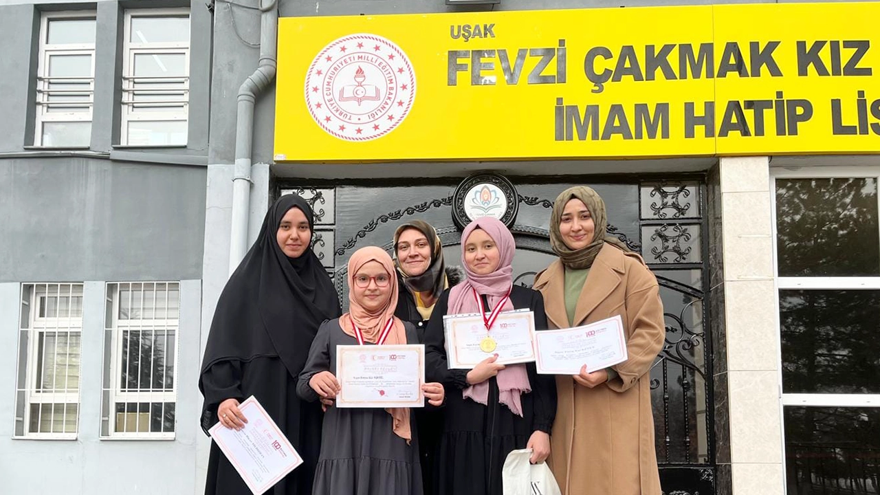Uşaklı Öğrenciler Hafızlık ve Tilavette İl Birincisi Oldu