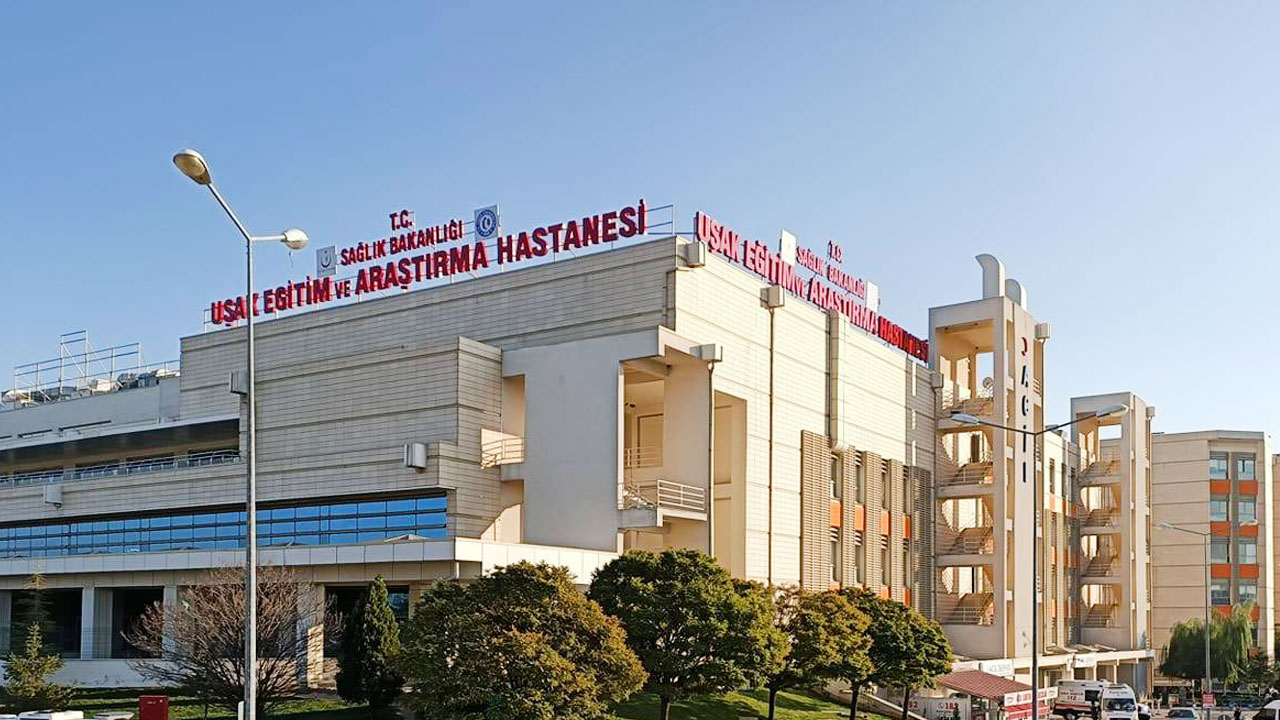 Uşak Eğitim ve Araştırma Hastanesi’ne 5 Yeni Uzman Doktor Göreve Başladı