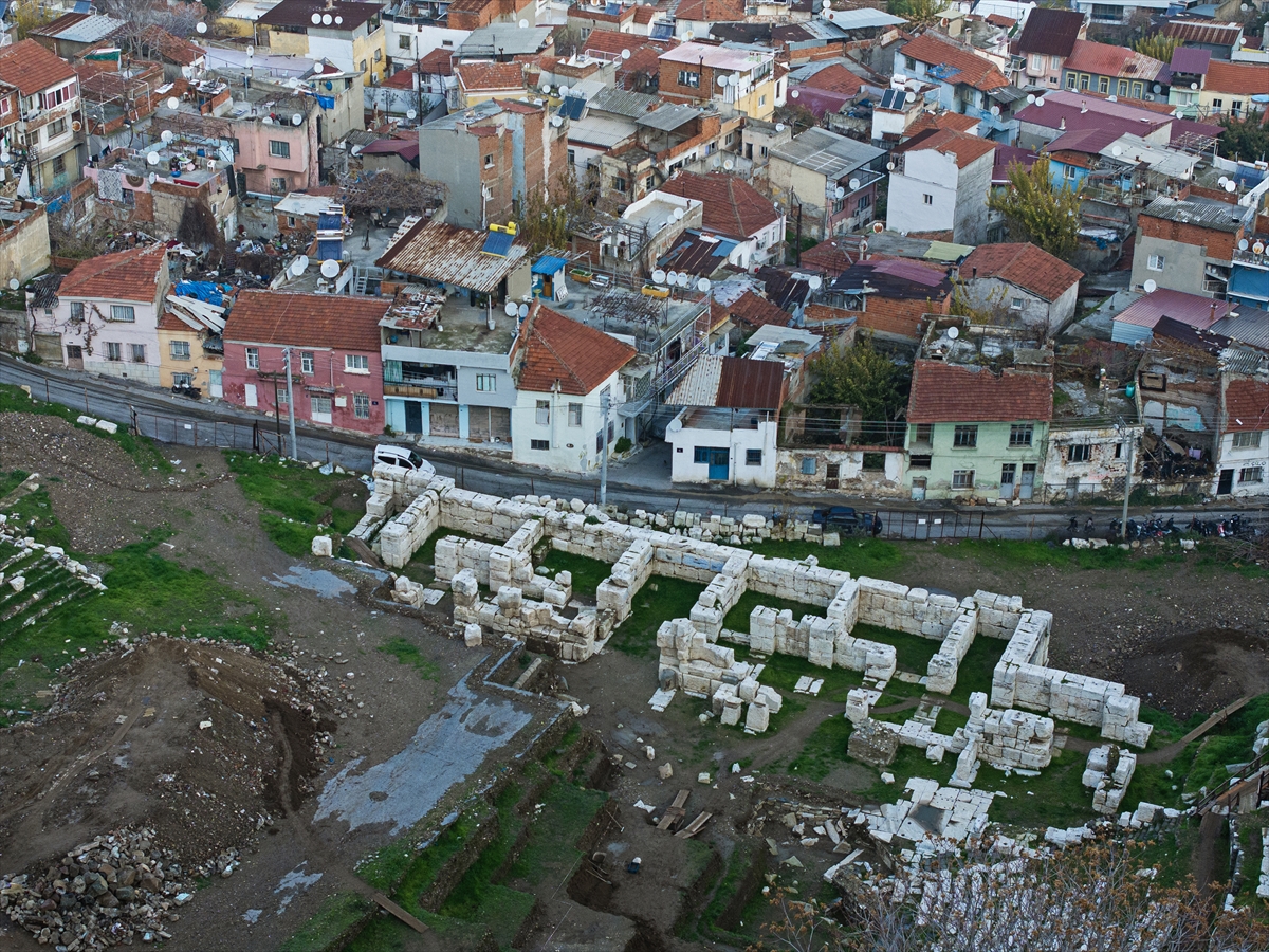 İzmir'in göbeğindeki antik tiyatro, Türkiye'nin "Kolezyum"u olmaya aday