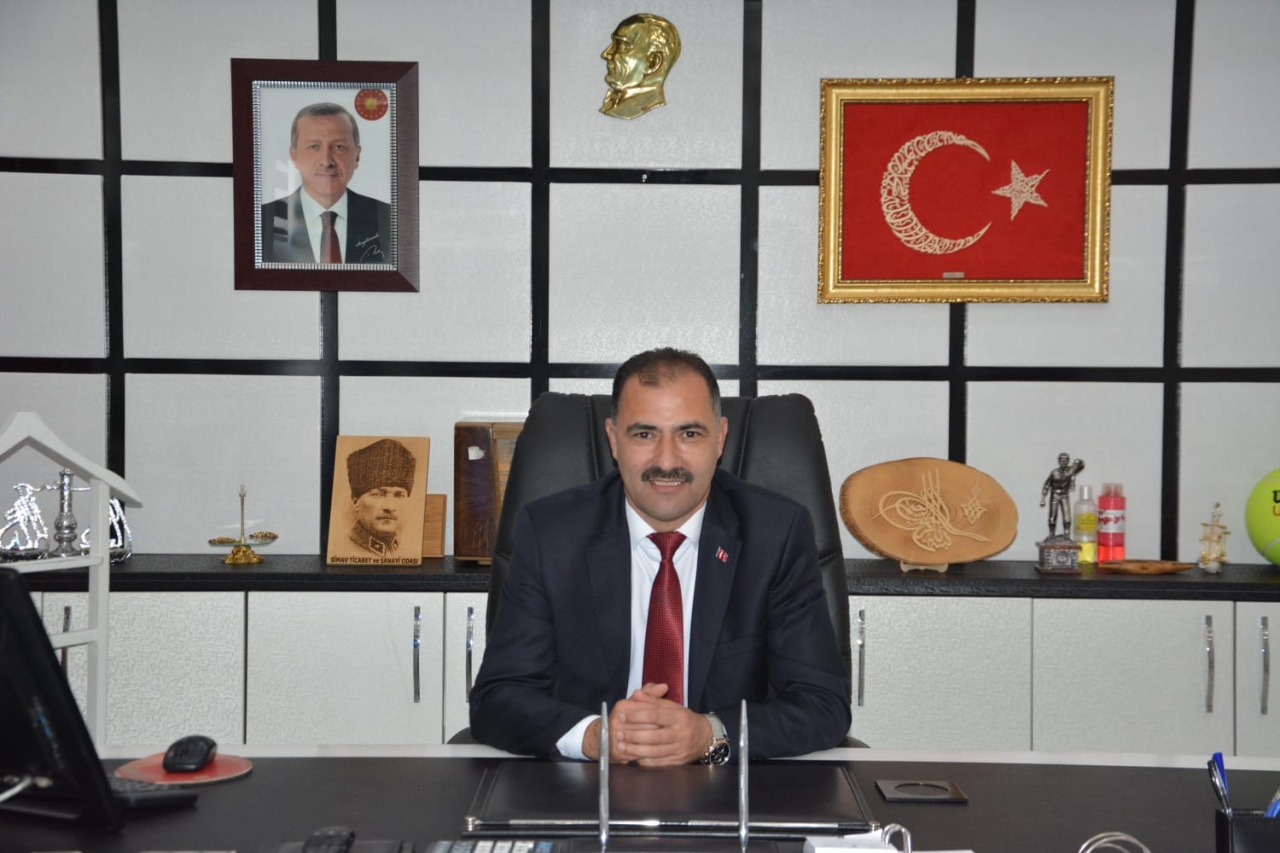Demirci, Emevi Camisi'nin halılarını dokumaya talip