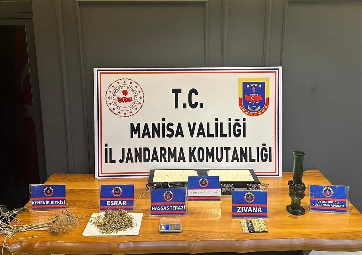 Manisa'da evinde iklimlendirme sistemiyle kenevir yetiştiren zanlı yakalandı