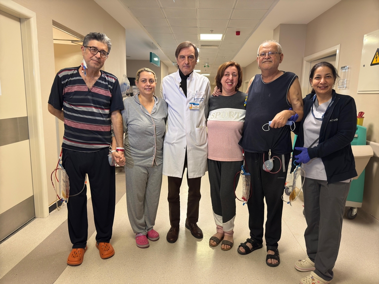 Çapraz nakil 3 böbrek hastasına yeni yıl müjdesi oldu