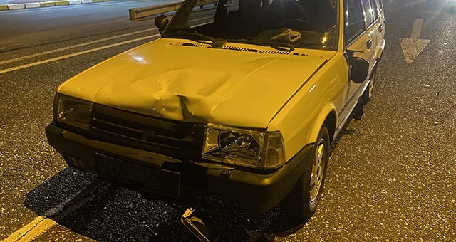 Uşak'ta otomobilin çarptığı üniversite öğrencisi ağır yaralandı