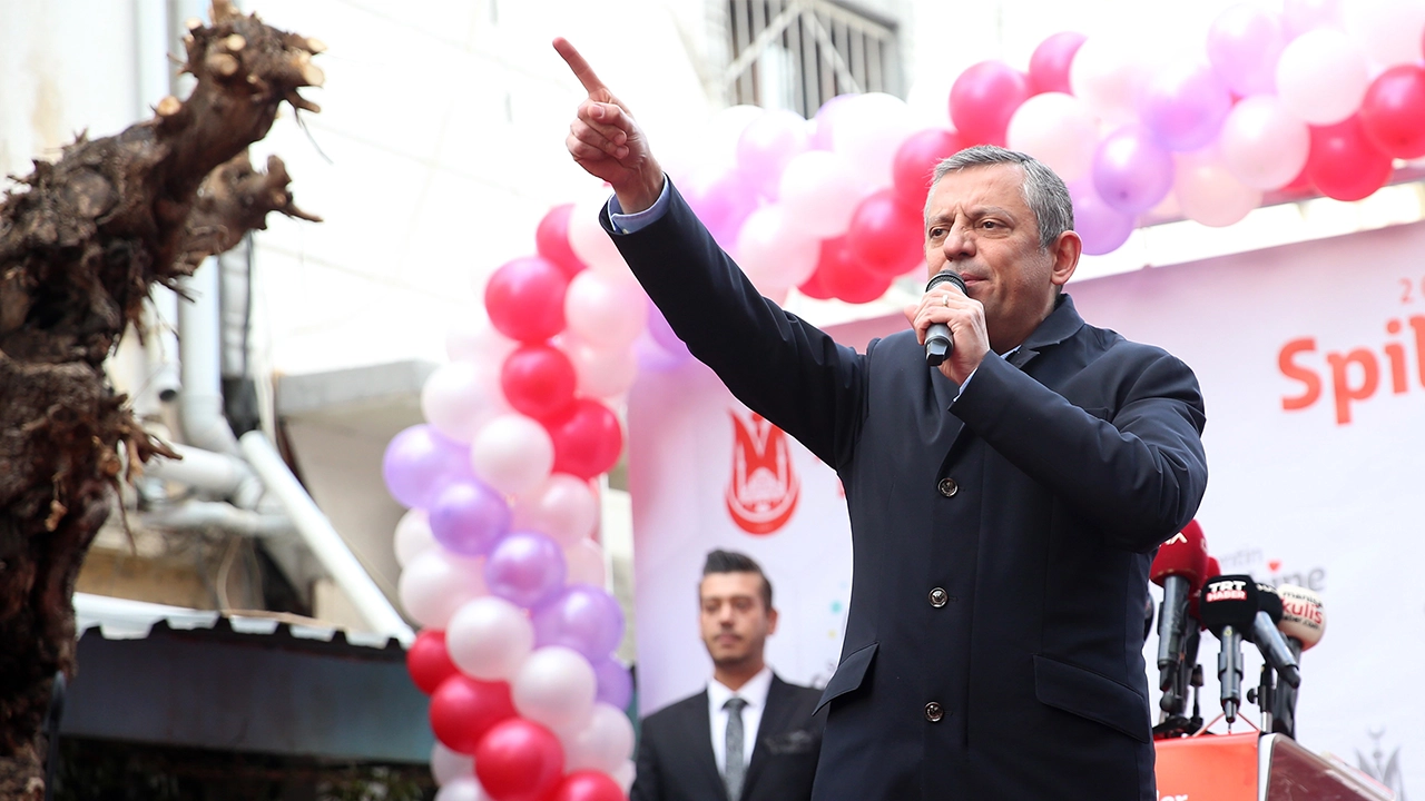 CHP Genel Başkanı Özel, Manisa'da çocuk evi açılışında konuştu