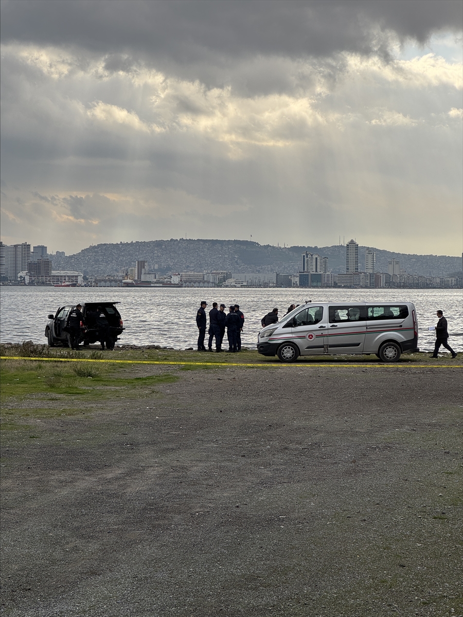 İzmir'de denizde kadın cesedi bulundu