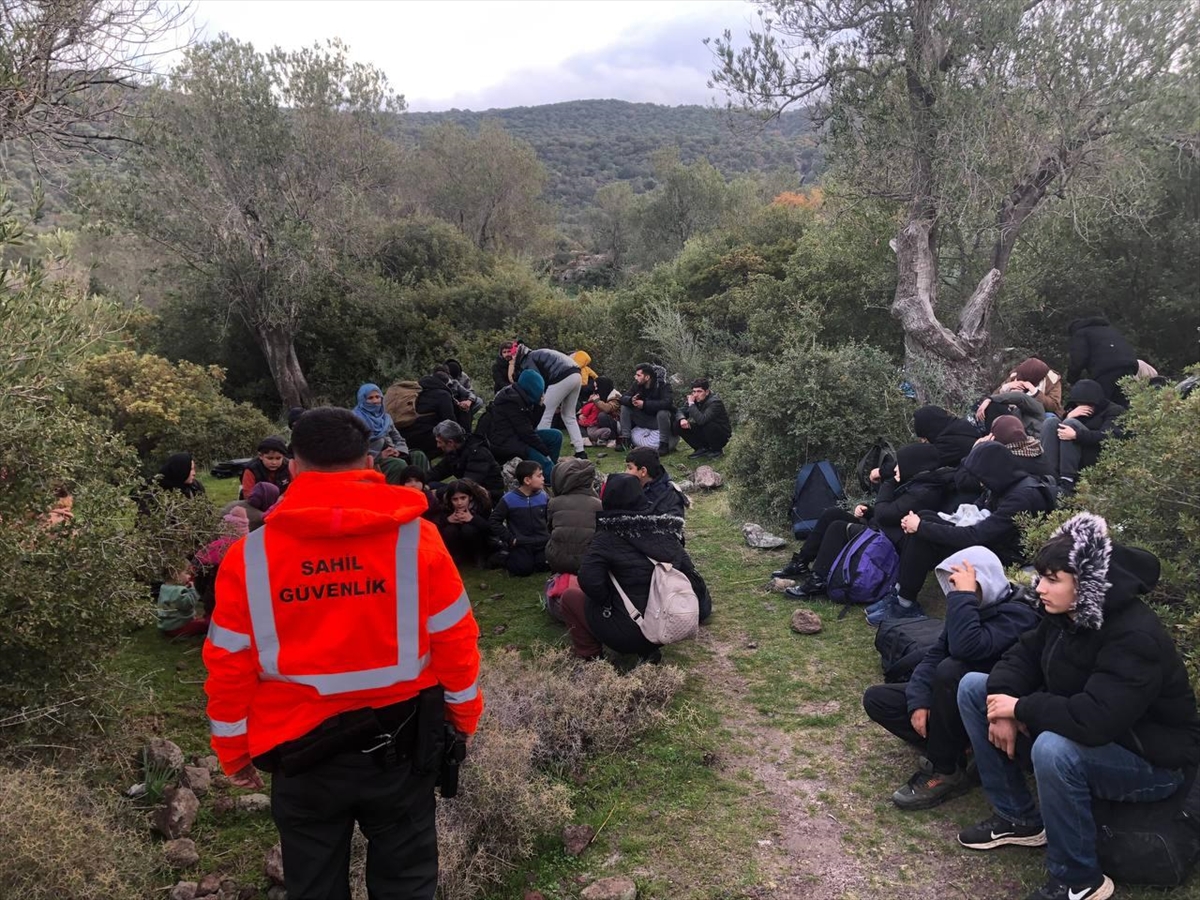 İzmir'de 48 düzensiz göçmen yakalandı