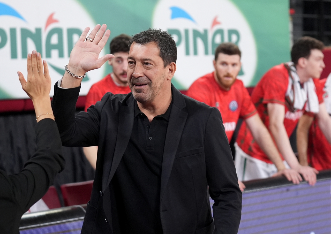 Karşıyaka'da başantrenör Ufuk Sarıca, görevi bıraktı