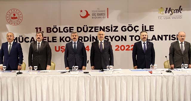 Ege'deki 6 ilin valisi düzensiz göçle mücadele toplantısında bir araya geldi