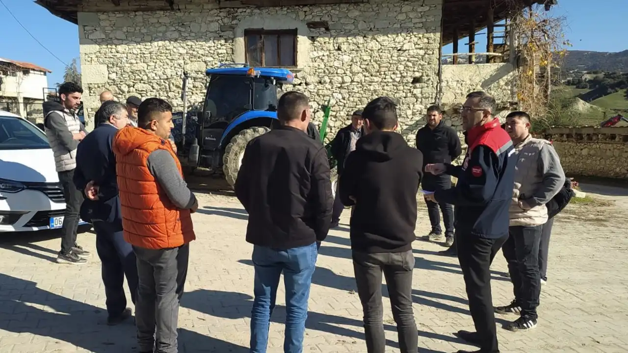 Uşak’ta Çiftçi Toplantıları: Sorular Yanıtlandı, Talepler Alındı!