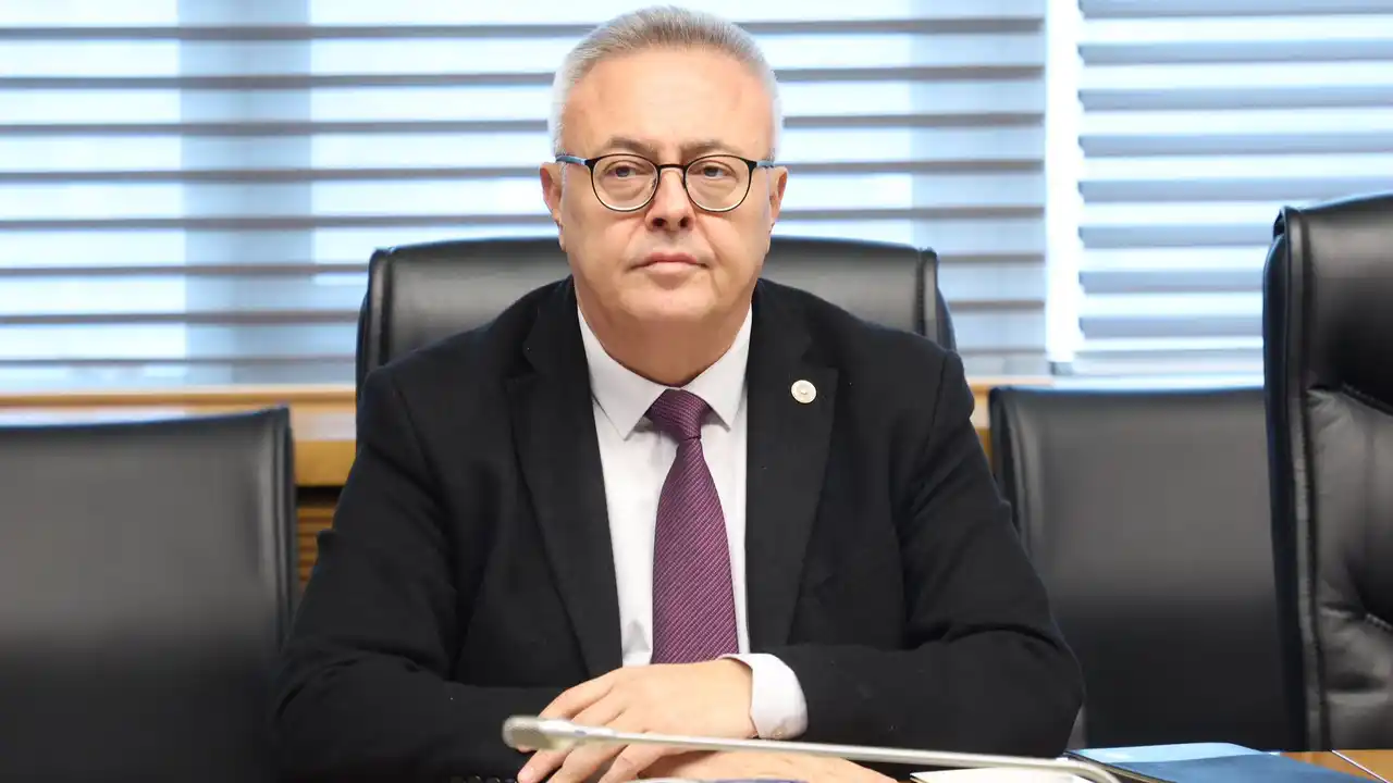 CHP Uşak Milletvekili: “AKP’li Belediyelere Kollama, Bize Baskı”