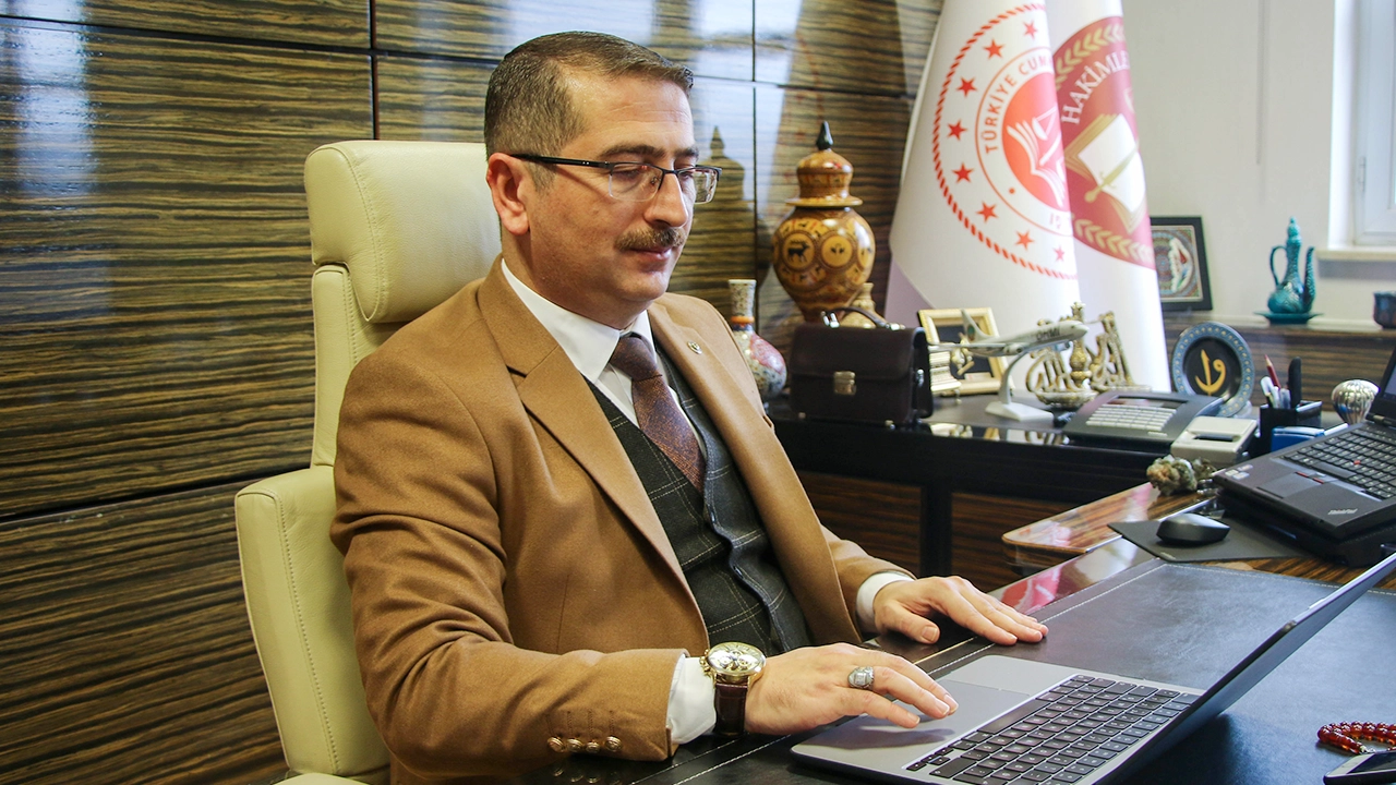 Başsavcı Çınar, AA'nın "Yılın Kareleri" oylamasına katıldı