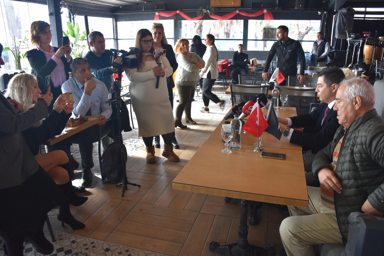 Marmaris Belediye Başkanı Ünlü, gazetecilerle bir araya geldi