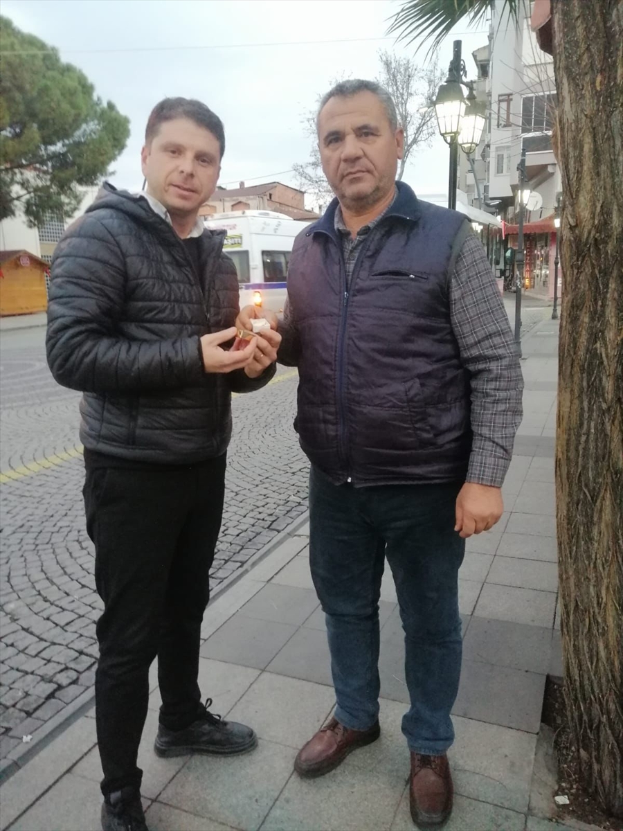 Manisa'da toplu taşıma aracında unutulan altınlar sahibine teslim edildi