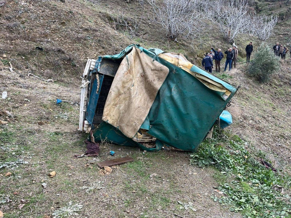 Aydın'da pikabın uçuruma yuvarlandı: 1 kişi öldü, 6 kişi yaralandı