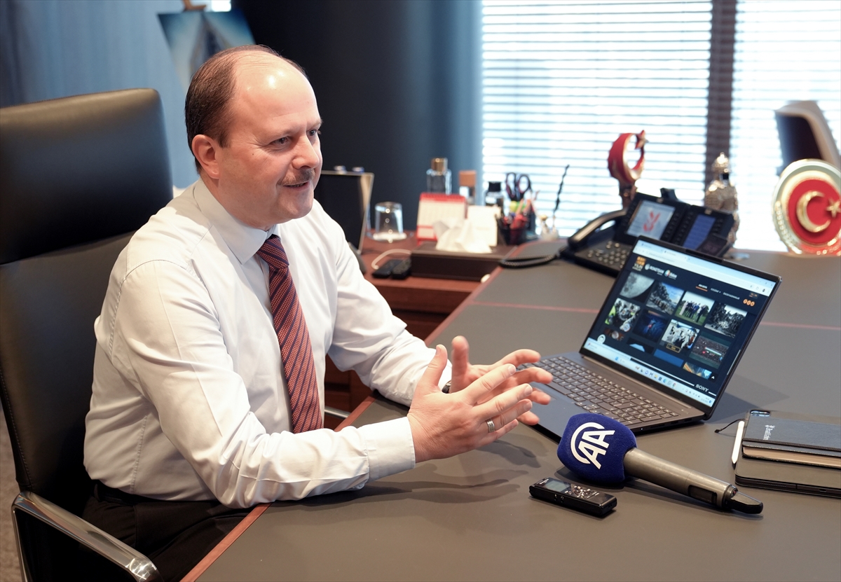 Ziraat Katılım Genel Müdürü Özdemir, AA'nın "Yılın Kareleri" oylamasına katıldı