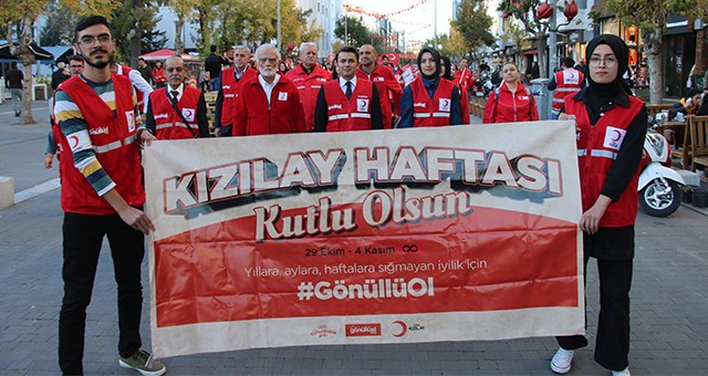 KIZILAY HAFTASI KAPSAMINDA BİR YÜRÜYÜŞ DÜZENLENDİ.