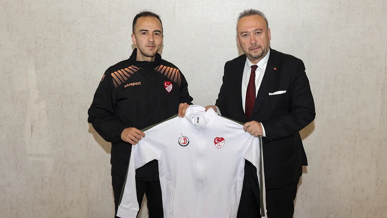 Başkan Özkan Yalım’dan Uşaklı Futbol Hakemlerine Destek