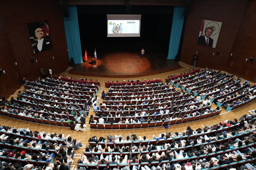 Aydın'da öğrenci toplulukları projelerine ÜNİDES desteği