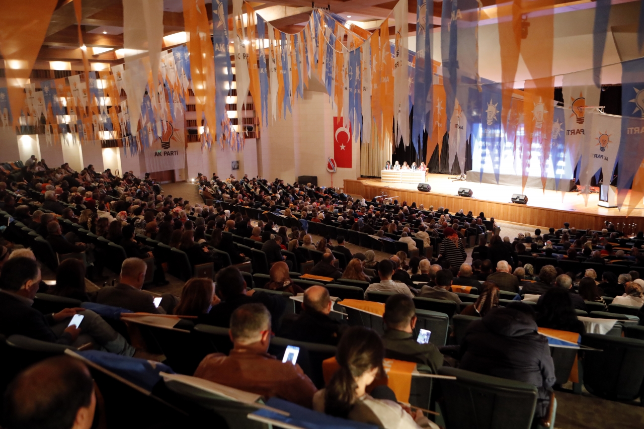 AK Parti'li Kaya, partisinin Muğla kadın kolları kongresinde konuştu: