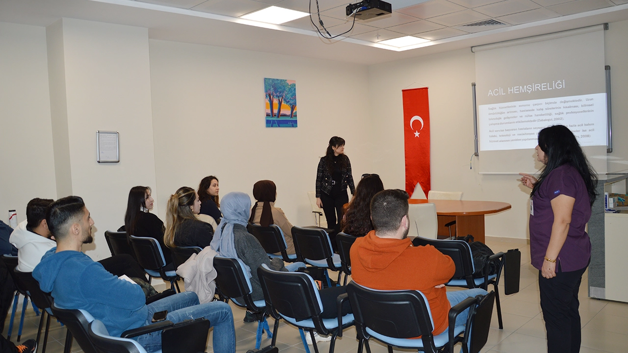 Uşak’ta Hemşireler İçin Sertifikasyon Programı Başladı