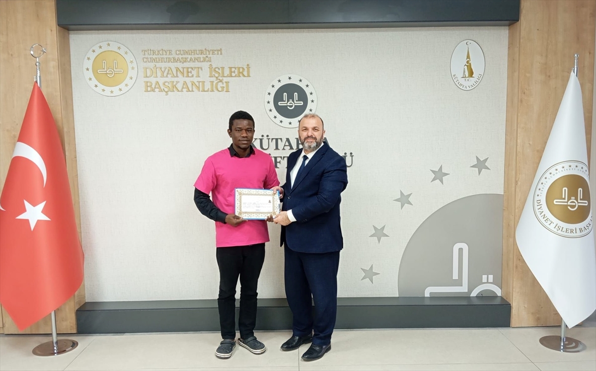 Benin uyruklu üniversitesi öğrencisi Kütahya'da Müslüman oldu