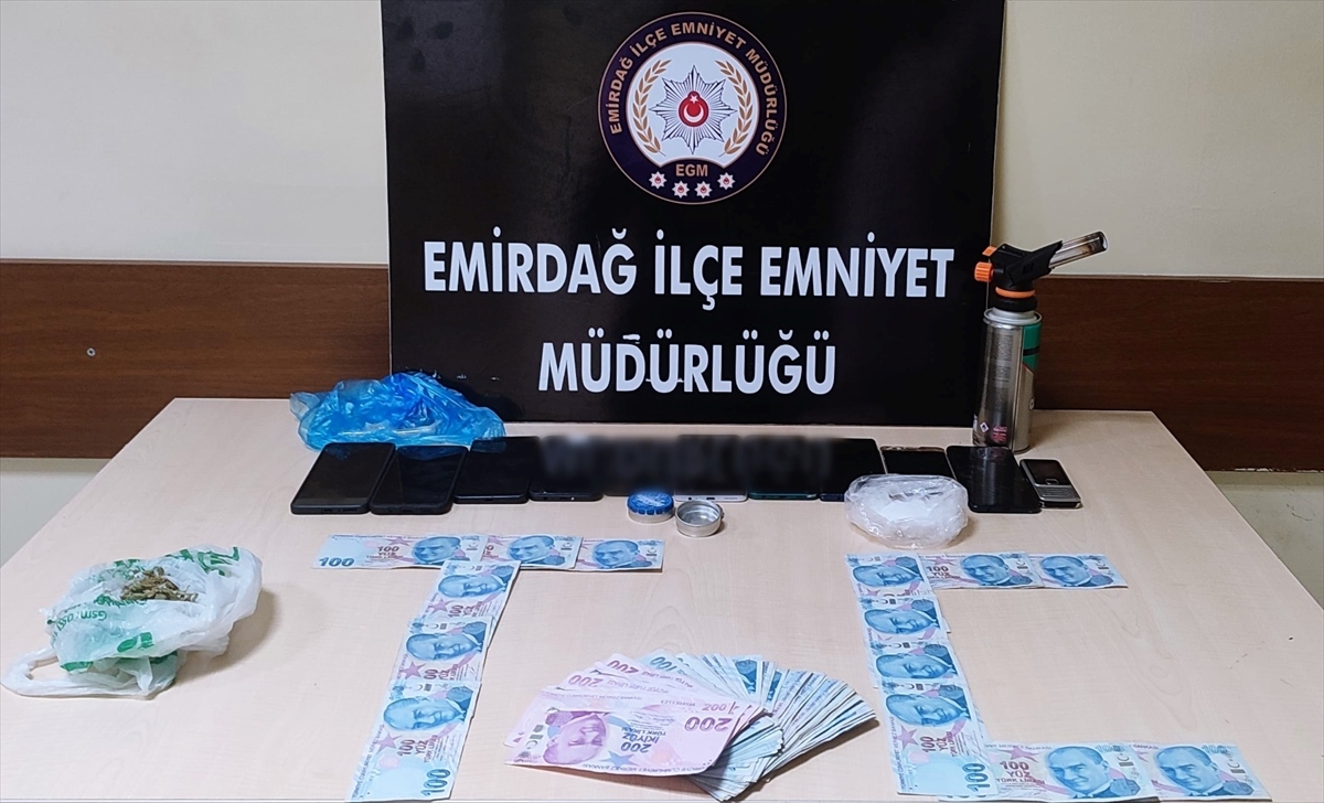 Afyonkarahisar'da uyuşturucu operasyonunda 35 kişi yakalandı
