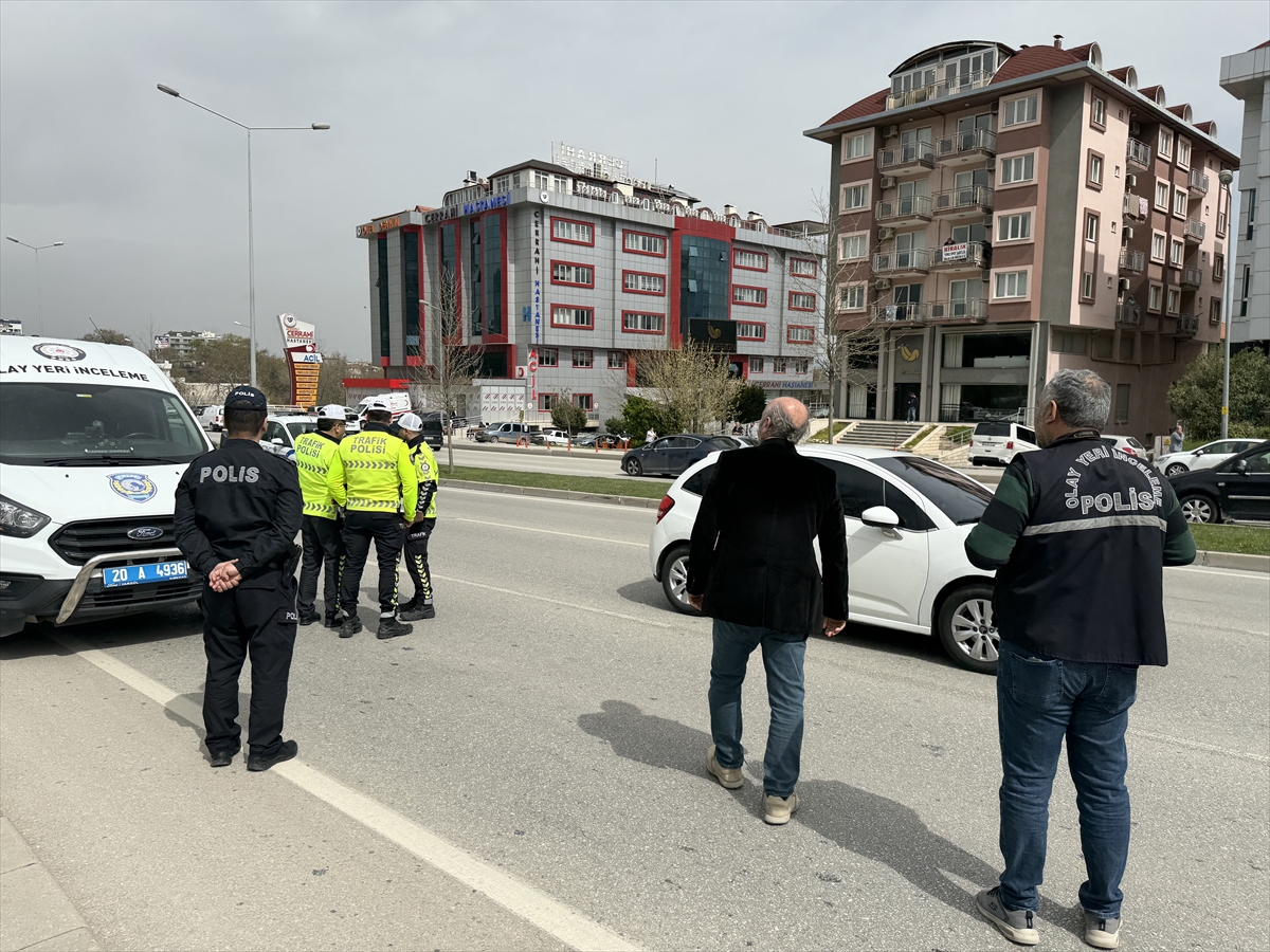 Denizli'de otomobilin çarptığı yaya öldü