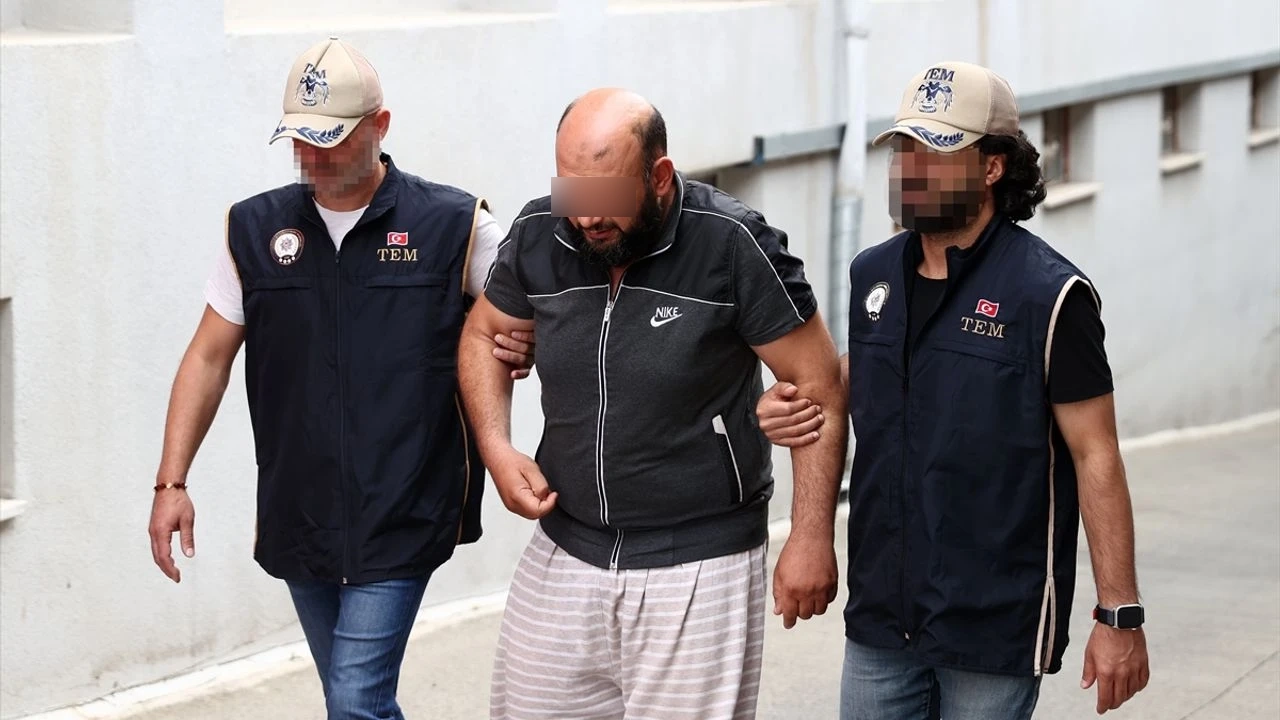 İzmir'de terör örgütü PKK/KCK'ya yönelik operasyonda 9 kişi yakalandı