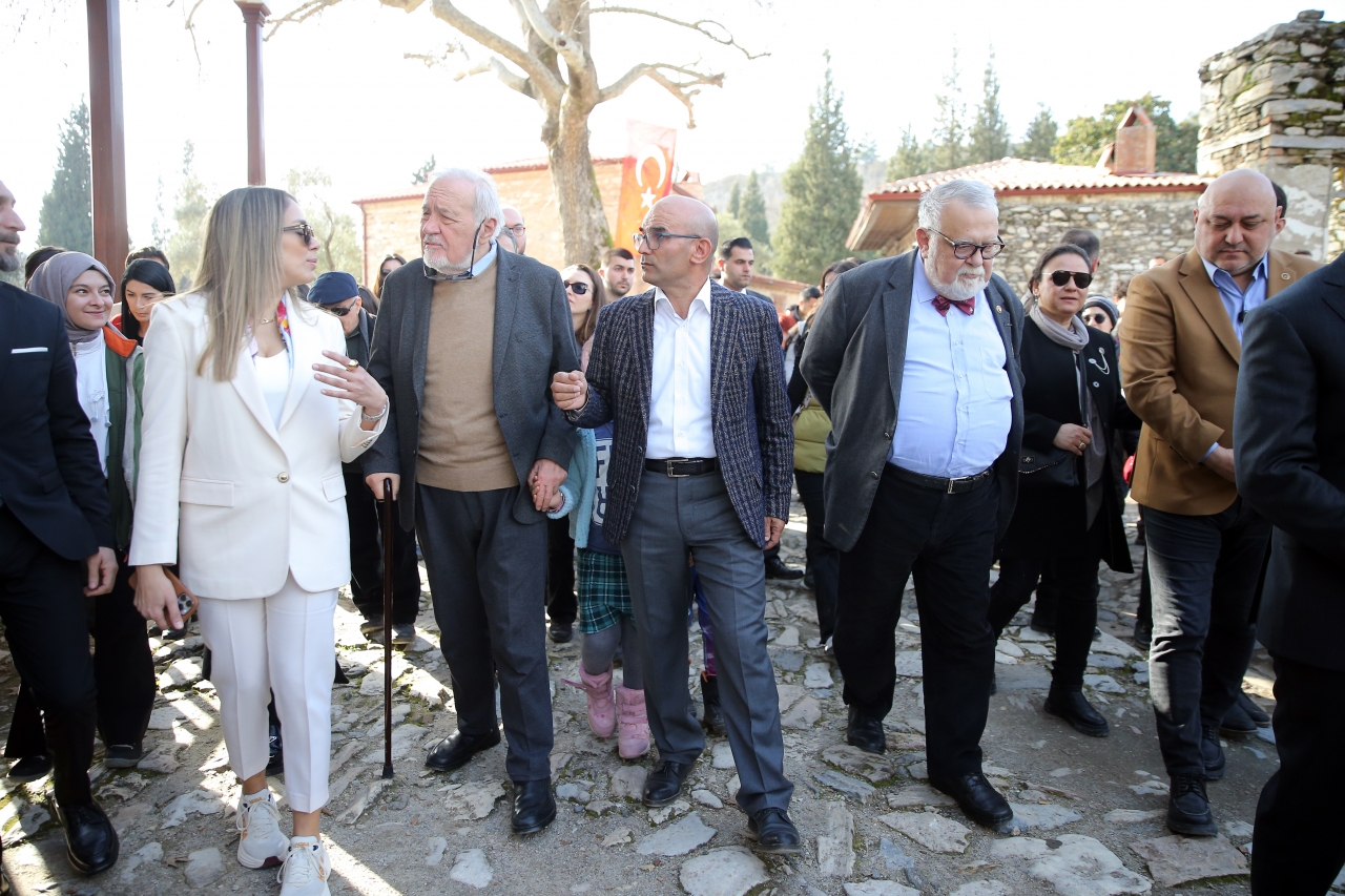 Yapay zekayla hazırlanan "Stratonikeia Gladyatörleri" belgeselinin gösterimi yapıldı