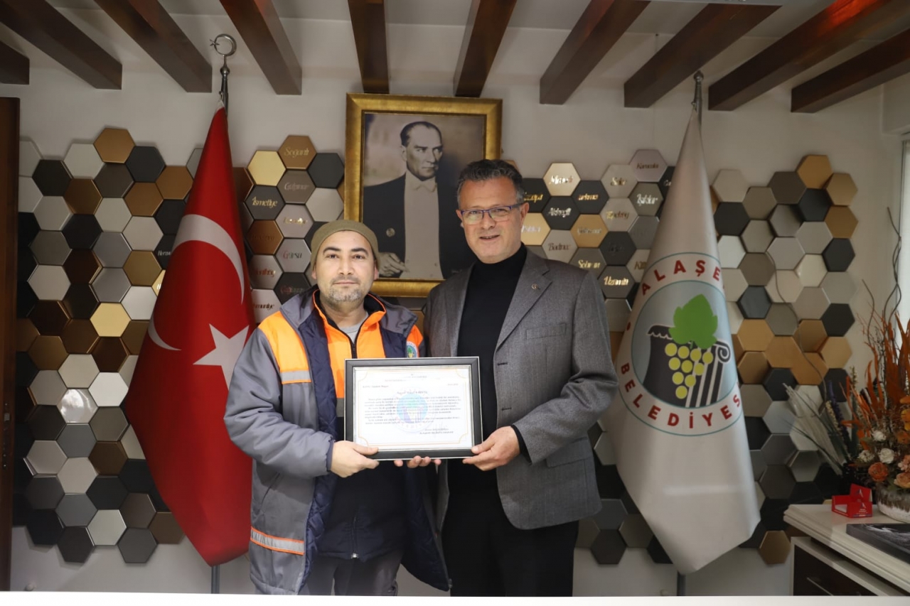Alaşehir'de temizlik görevlisinden örnek davranış