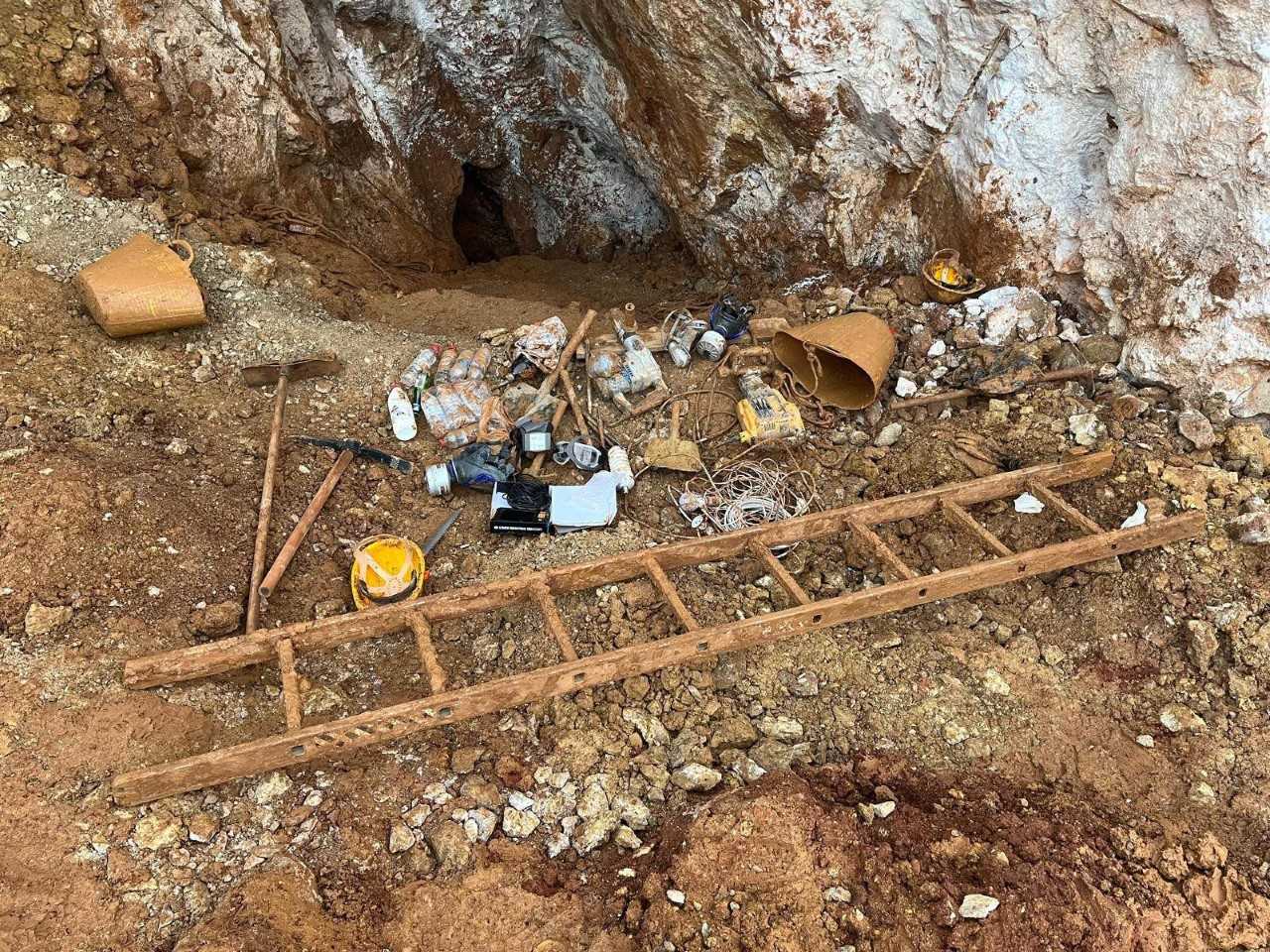 Aydın'da kaçak kazı yapan 10 şüpheli yakalandı