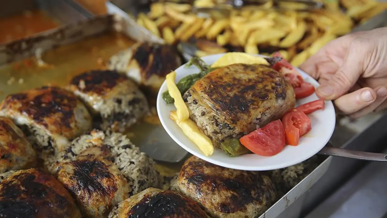 Bir Tabak Yemek Kaç TL? Uşak’ta Fiyatlar El Yakıyor!