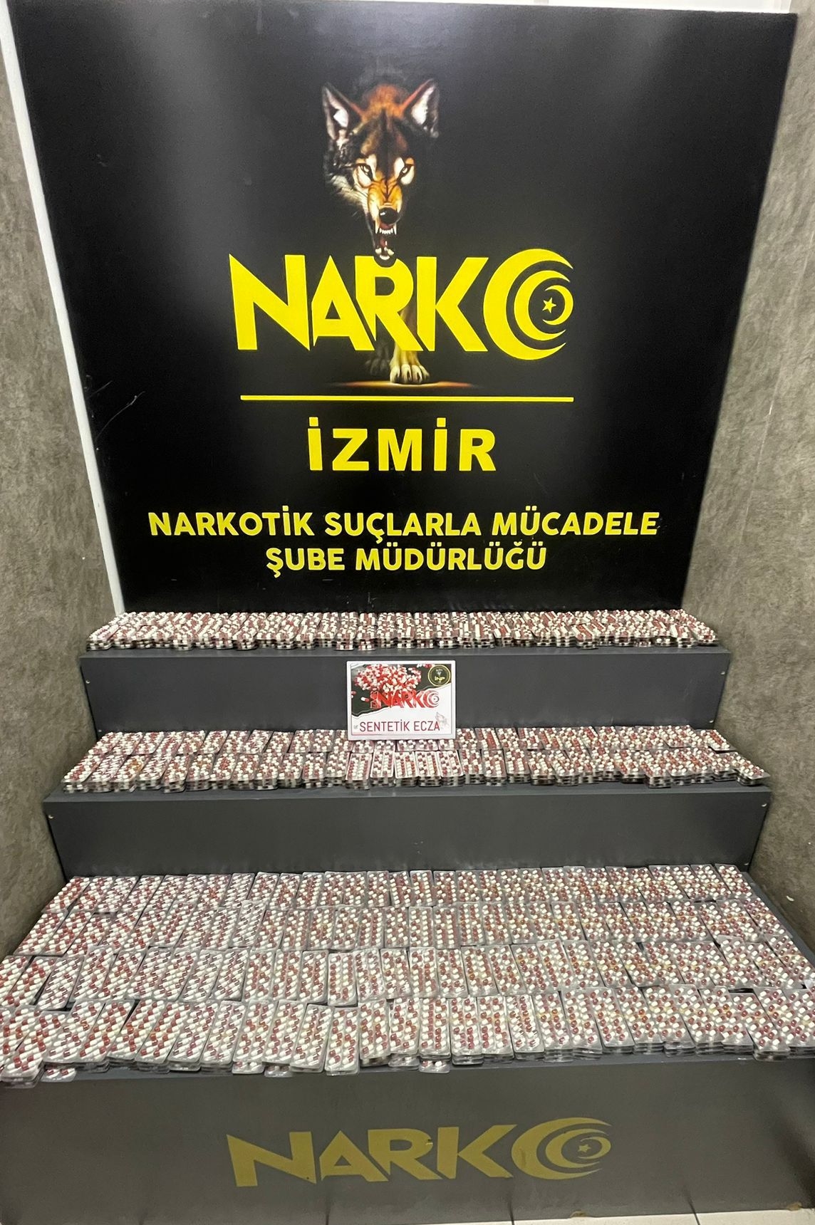 İzmir'de uyuşturucu operasyonlarında 3 şüpheli tutuklandı