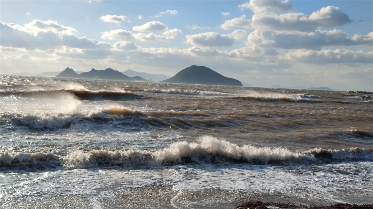 Muğla'da fırtınamsı rüzgar etkili oluyor