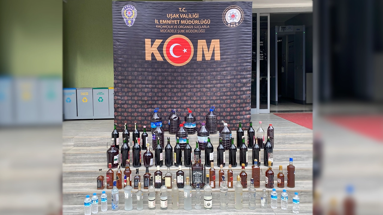 Uşak’ta Kaçak İçki ve Telefon Yakalandı