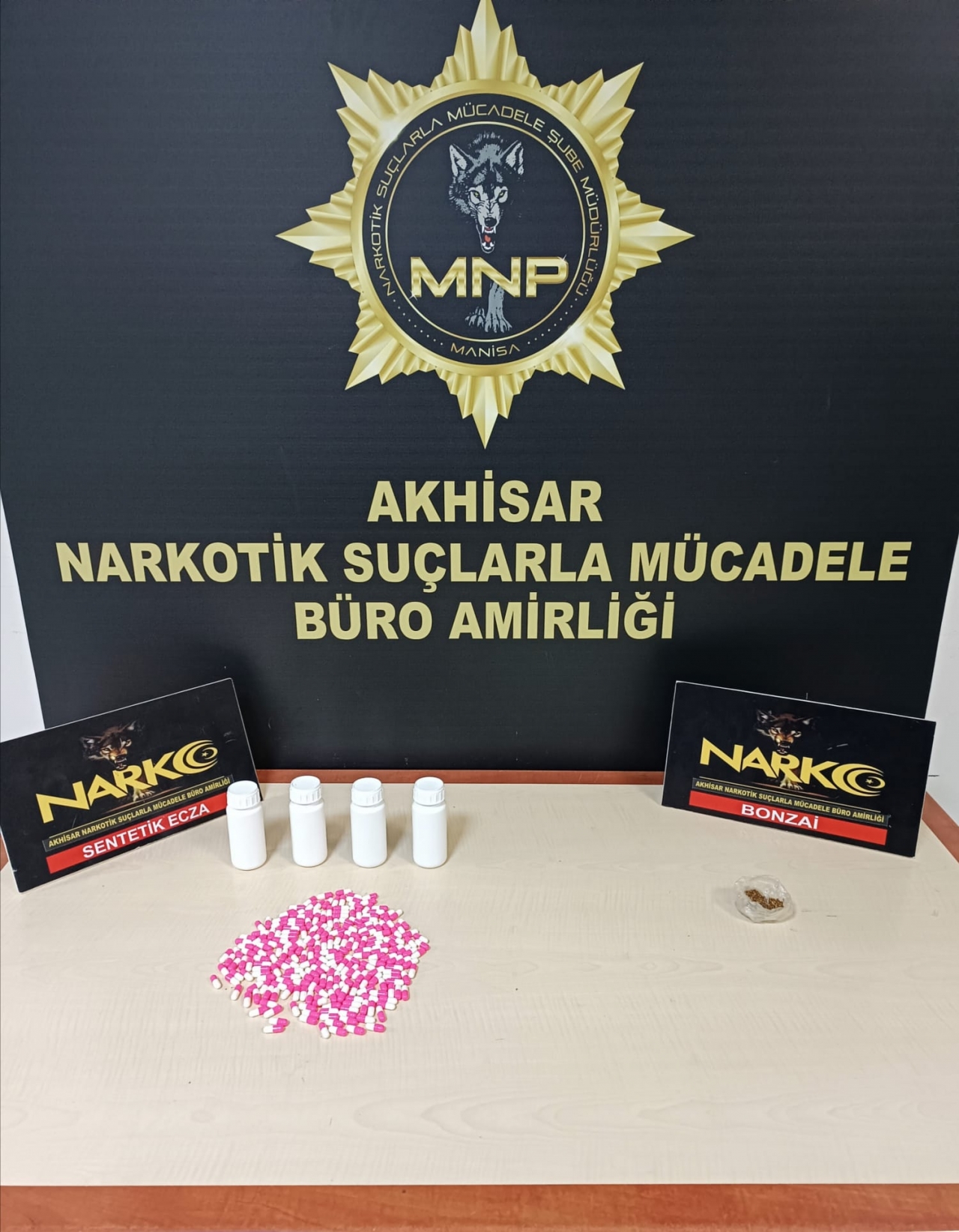 Manisa'da uyuşturucu operasyonunda 3 şüpheli tutuklandı
